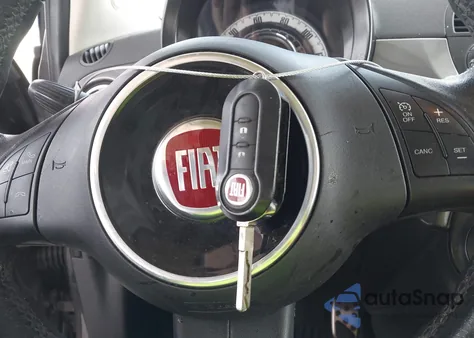 2013 Fiat 500 Lounge из США, поврежденный, VIN 3C3CFFCR5DT698384